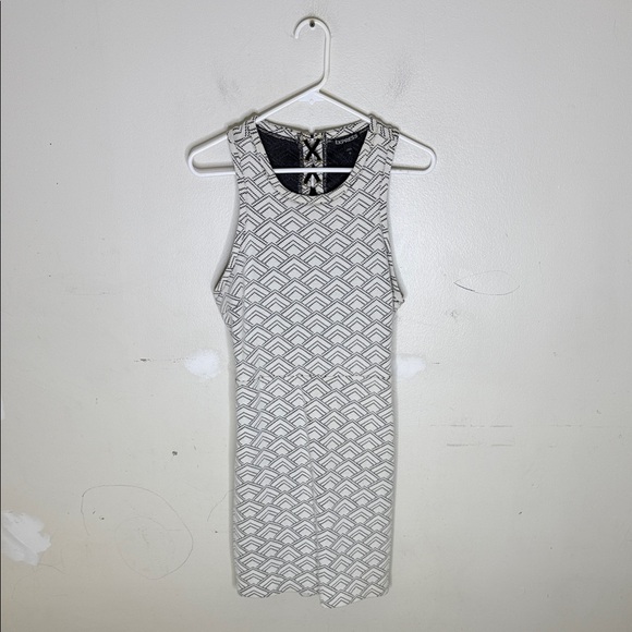 Express Black and White Geometric Patterned Cocktail Dress Size Large - Picture 1 of 6